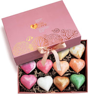 Hochwertiges 12er Set Herzförmige Badebomben von JUST LOVE® mit bunten Farben und aromatischem Duft.