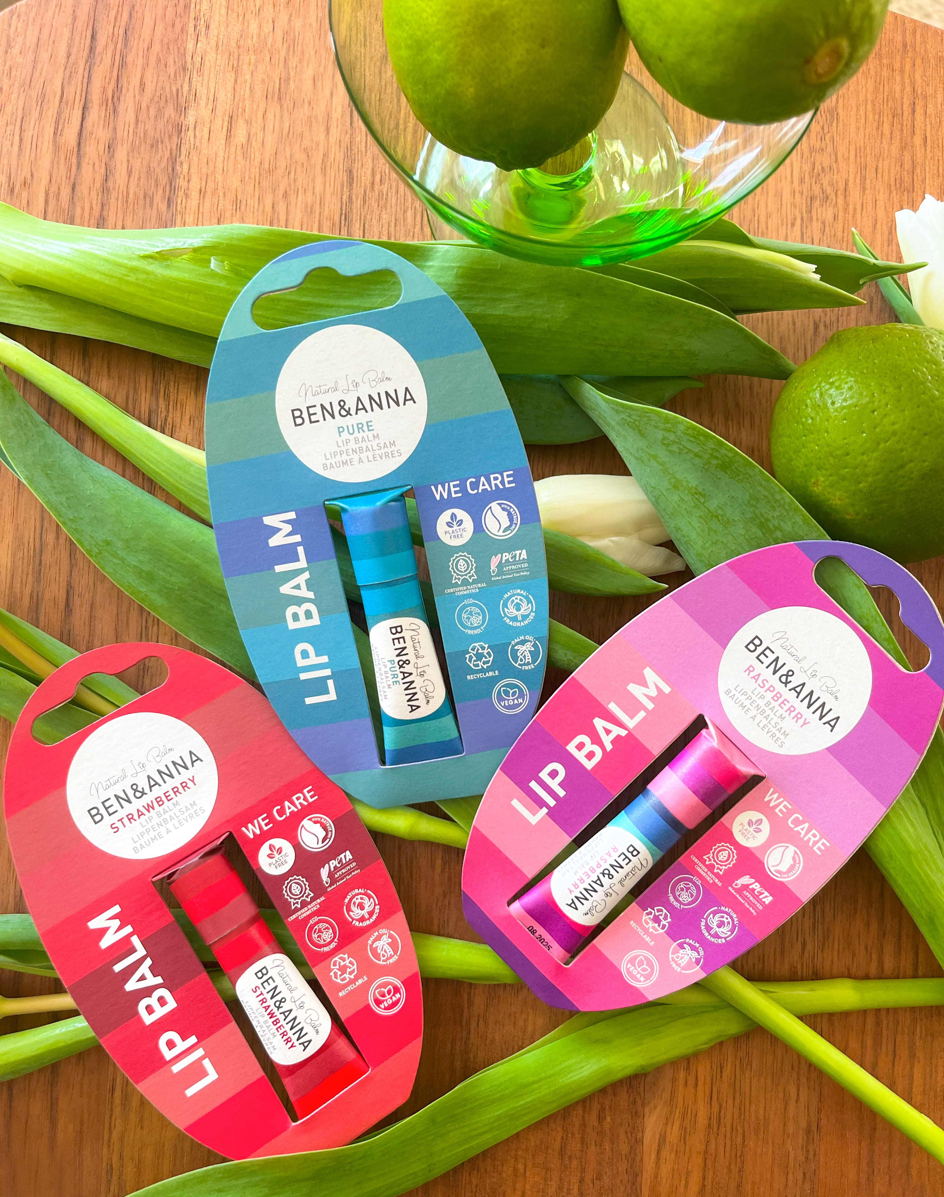 Drei NATURKOSMETIK Lippenbalsam von BEN&ANNA in einer Packung, pflegend und hautfreundlich, ideal für gepflegte Lippen.