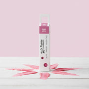 Glänzender Lippenstift BLOOM 05 GLOSSY in Papertube von BeautyMadeEasy, mit schimmernder Textur und eleganter Verpackung.