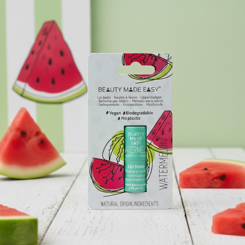 Lip Balm in Papierverpackung von Beauty Made Easy mit Wassermelone-Duft, frischer und pflegender Lippenbalsam.