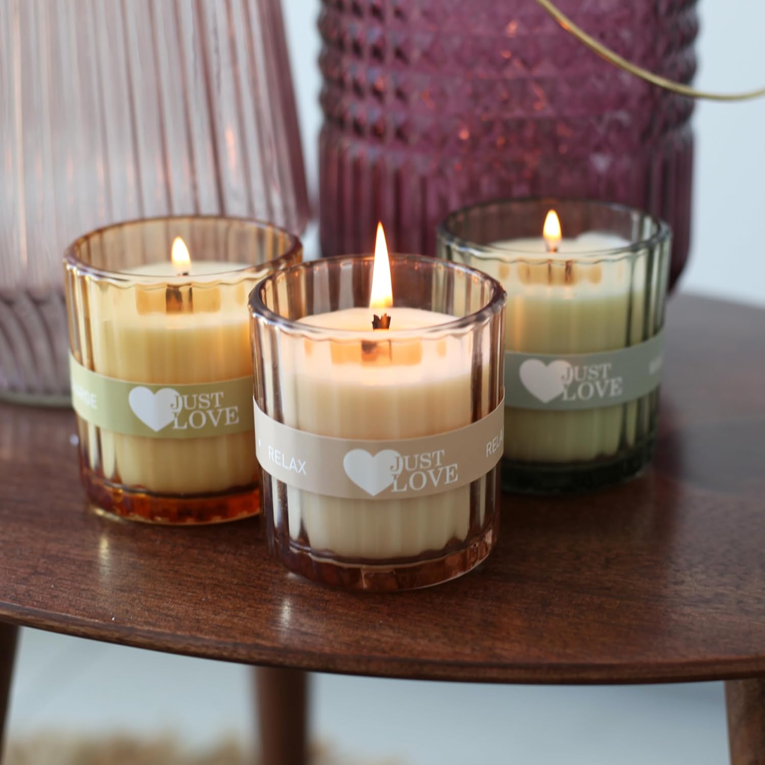 Drei Duftkerzen im Set von JUST LOVE ® „Me Time“, elegante Kerzen in stilvollen Behältern für gemütliche Momente
