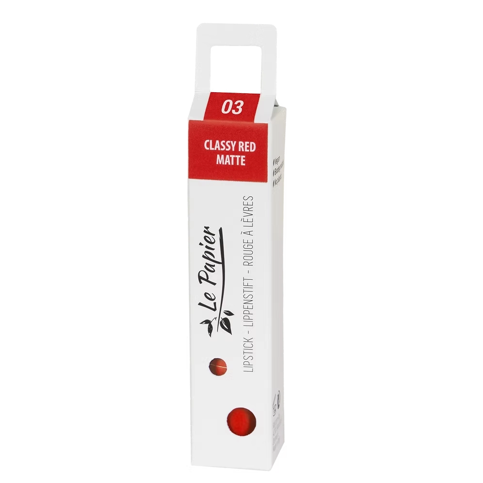 Matte Lippenstift in roter Papptube, CLASSY RED 03 von BeautyMadeEasy, zeigt die elegante Verpackung und die lebendige Farbe.