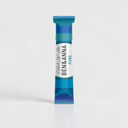 Natürliches Lippenbalsam von BEN&ANNA, reiner Lipbalm in einer transparenten Verpackung, ideal für gepflegte Lippen.