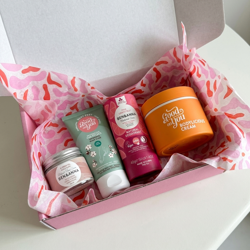Geschenkbox für Muttertag von BEN&ANNA mit Blumen, Kerzen und liebevollen Accessoires, perfekt als Geschenk für Mütter
