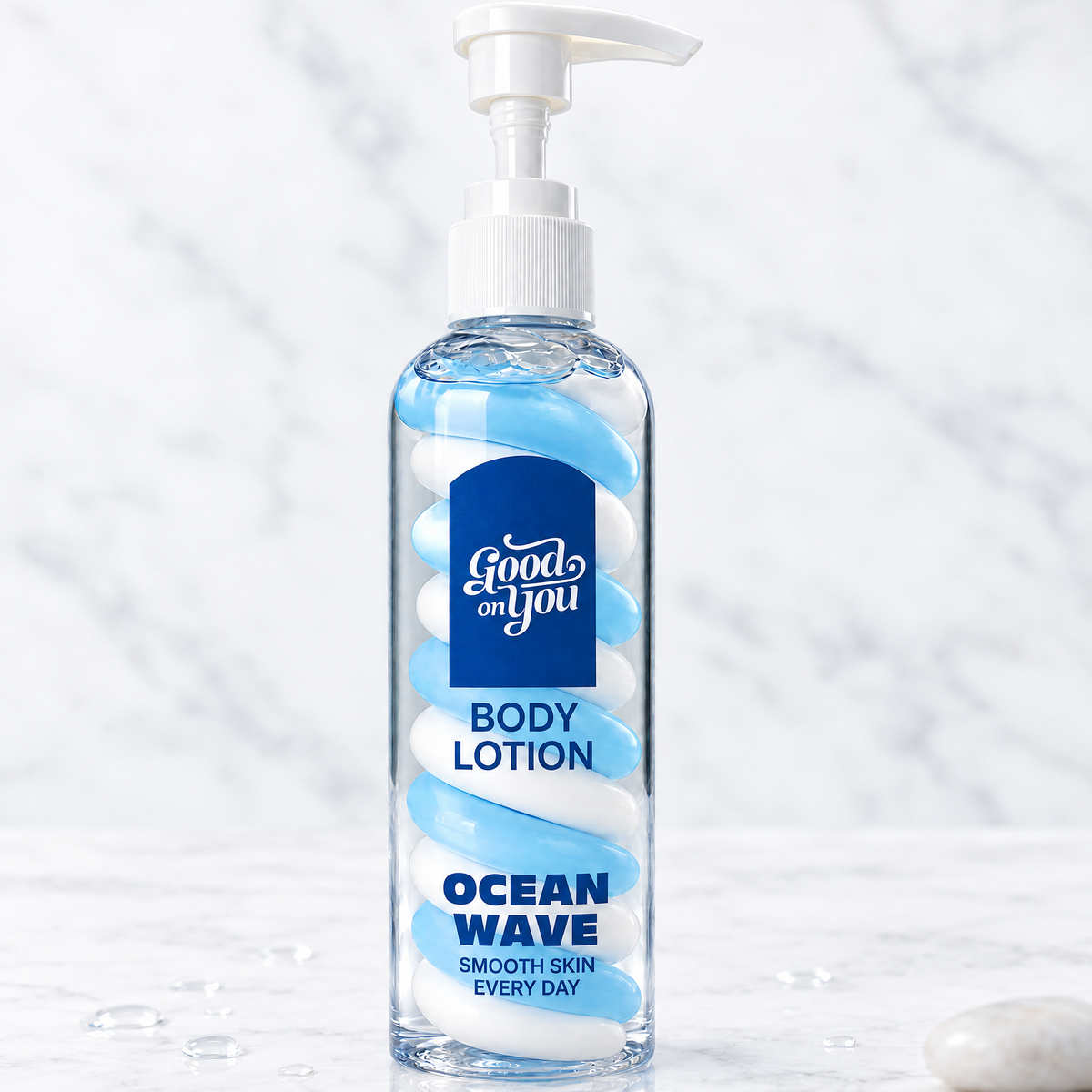 Good on You Body Lotion Ocean Wave mit Wassertropfen auf Marmor