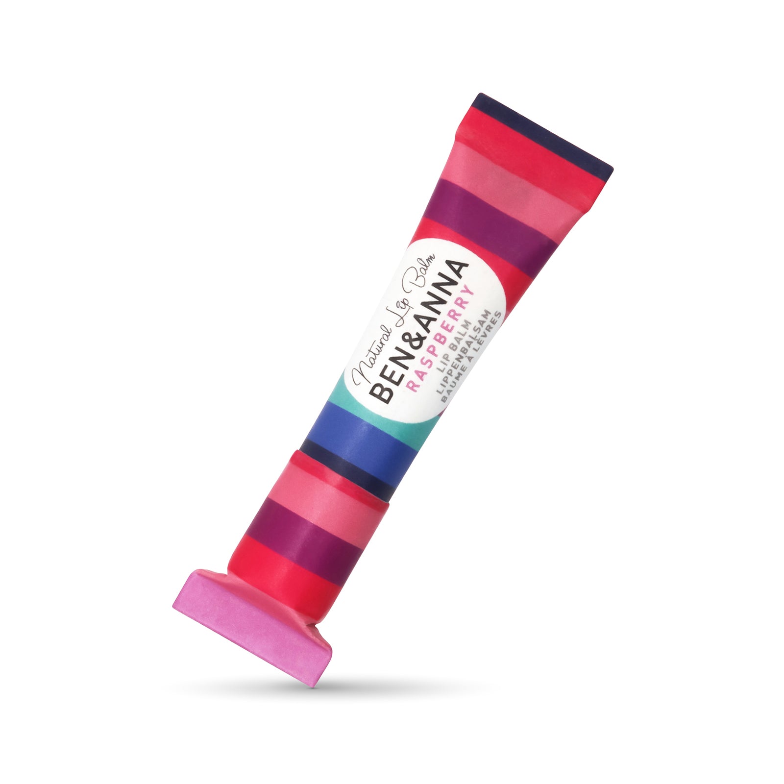 Natürlicher Lippenbalsam von BEN&ANNA mit Himbeergeschmack, in Stiftform, diagonale Ansicht, pflegt und schützt die Lippen.