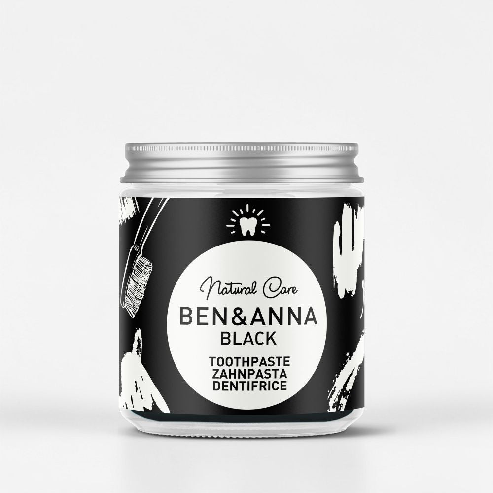 Ben&ANNA Whitening Set für strahlend weiße Zähne, enthalten Zahnpasta und Zubehör, auf weißem Hintergrund.