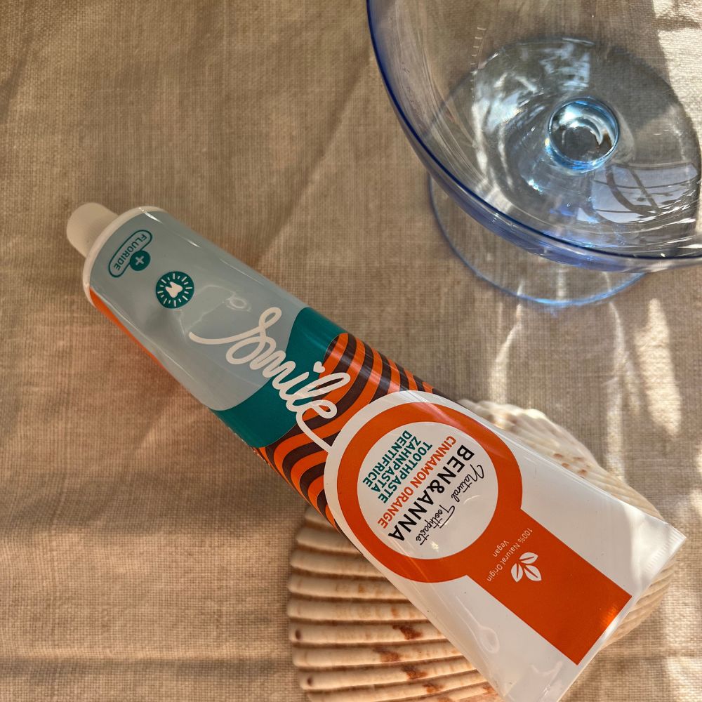 Ben&Anna ZAHNPASTA TUBE Cinnamon Orange mit Fluorid, sichtbare Tube mit oranger und cinnamonfarbener Verpackung
